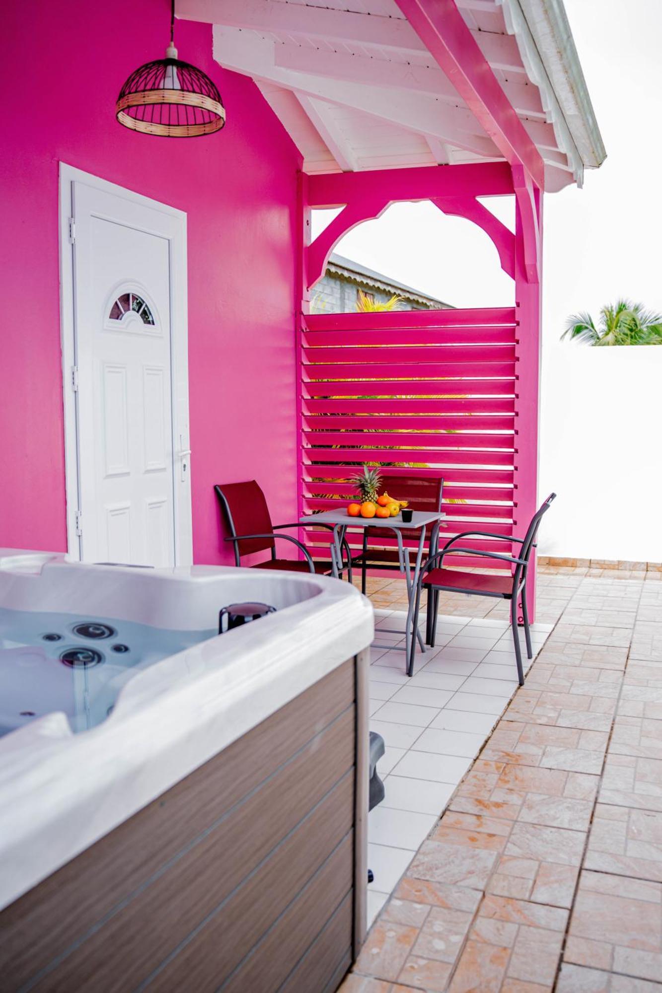 Domaine De La Rosa Spa Privatif Les Abymes Exterior photo